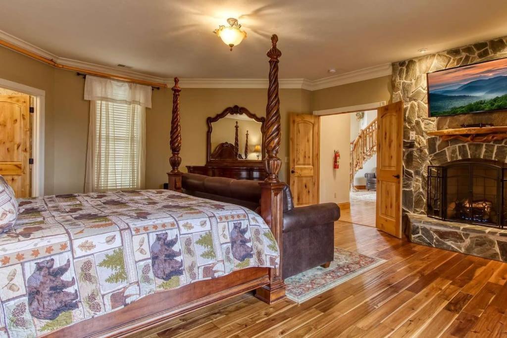 Вілла Mountain Bliss: Estate W/ Views~Firepit~Hot Tub~Gburg 5Min~3 Pools Гатлінбург Екстер'єр фото