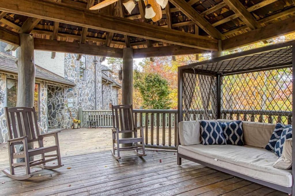 Вілла Mountain Bliss: Estate W/ Views~Firepit~Hot Tub~Gburg 5Min~3 Pools Гатлінбург Екстер'єр фото