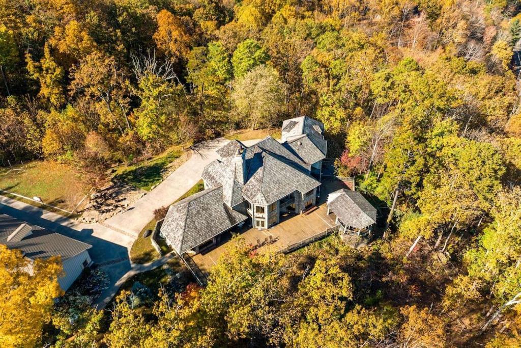 Вілла Mountain Bliss: Estate W/ Views~Firepit~Hot Tub~Gburg 5Min~3 Pools Гатлінбург Екстер'єр фото