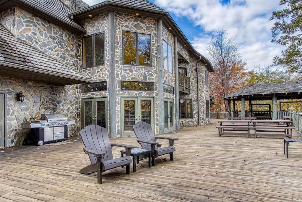 Вілла Mountain Bliss: Estate W/ Views~Firepit~Hot Tub~Gburg 5Min~3 Pools Гатлінбург Екстер'єр фото